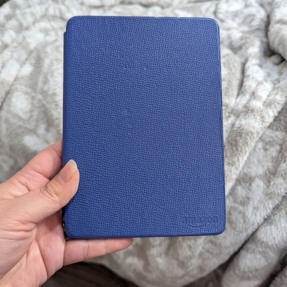 Amazon Tablet Bundle - Picture 14 of 16